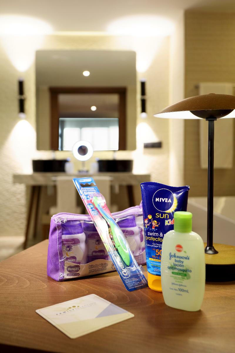 Family Selection At Grand Palladium Costa Mujeres Resort & Spa 坎昆 外观 照片